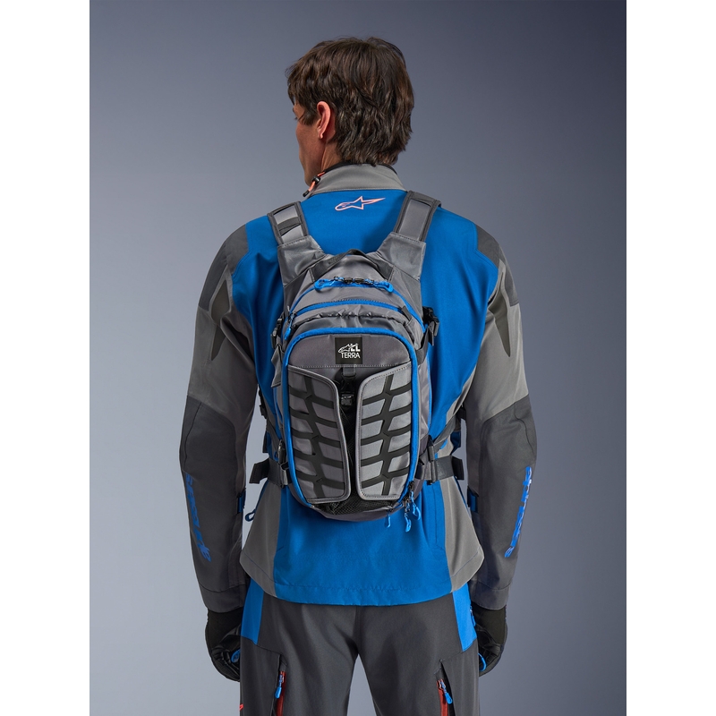 Batoh na motorku Alpinestars AT-15 tmavo šedo-šedo-modrý 15 l