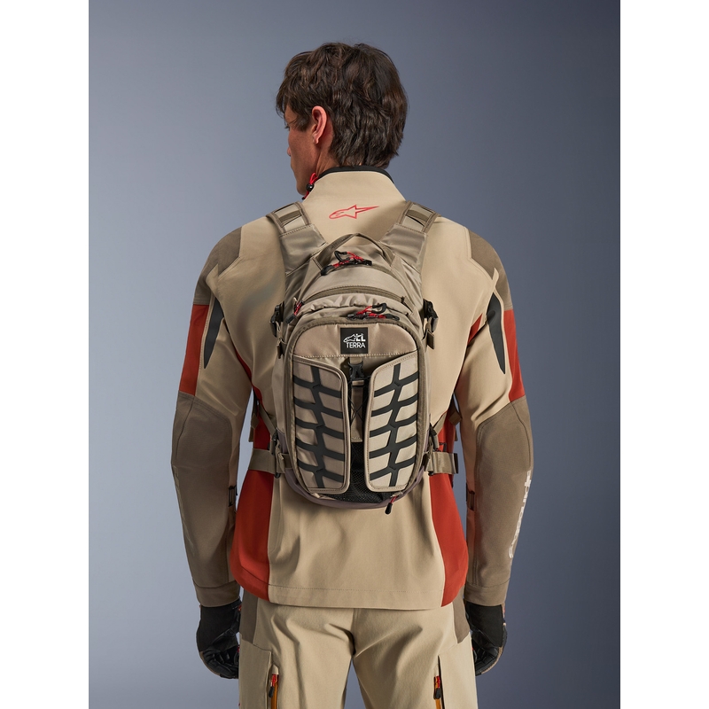 Batoh na motorku Alpinestars AT-15 pieskovo-oranžový 15 l
