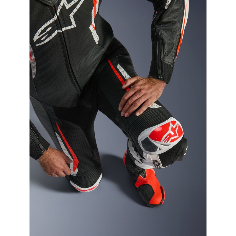 Jednodielna kožená kombinéza na motorku Alpinestars GP TECH V5 čierno-bielo-fluo červená
