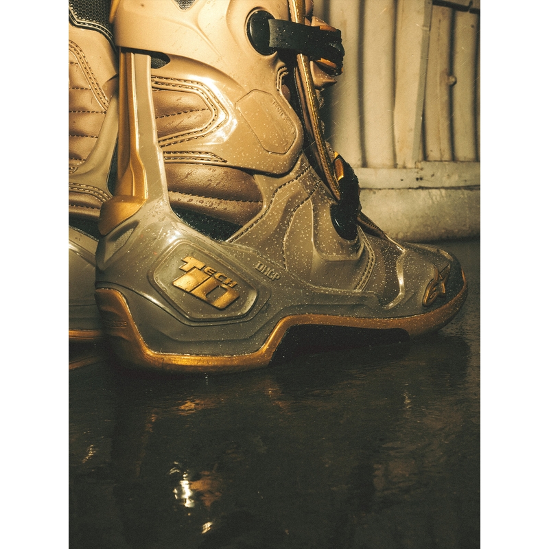 Topánky na motorku Alpinestars TECH 10 limitovaná edícia AIR GOLD hnedo zlaté