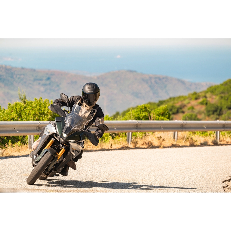 Integrálna helma na motorku Cardo Beyond GTS čierna
