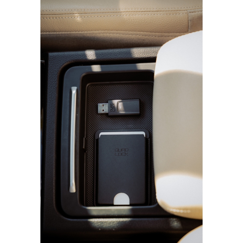 Bezdrôtový adaptér Quad Lock® CarPlay/Android Auto čierny